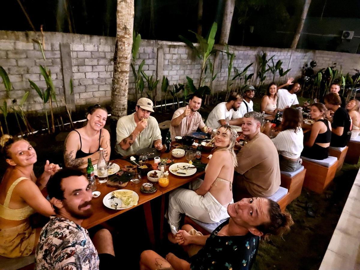 Twiny'S Hotel Kuta  Екстериор снимка
